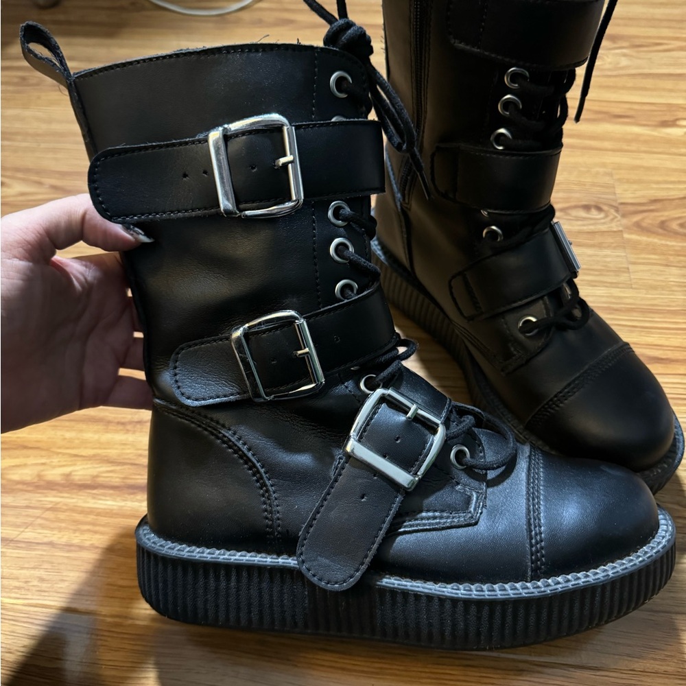 TUK boots size 7